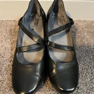 Abeo BioSystem Black Leather Mary Jane Heels Adjustable Straps  Size 8